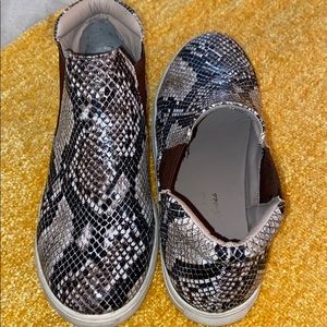Coconuts by Matisse Snakeskin Shoes Size 7.5
